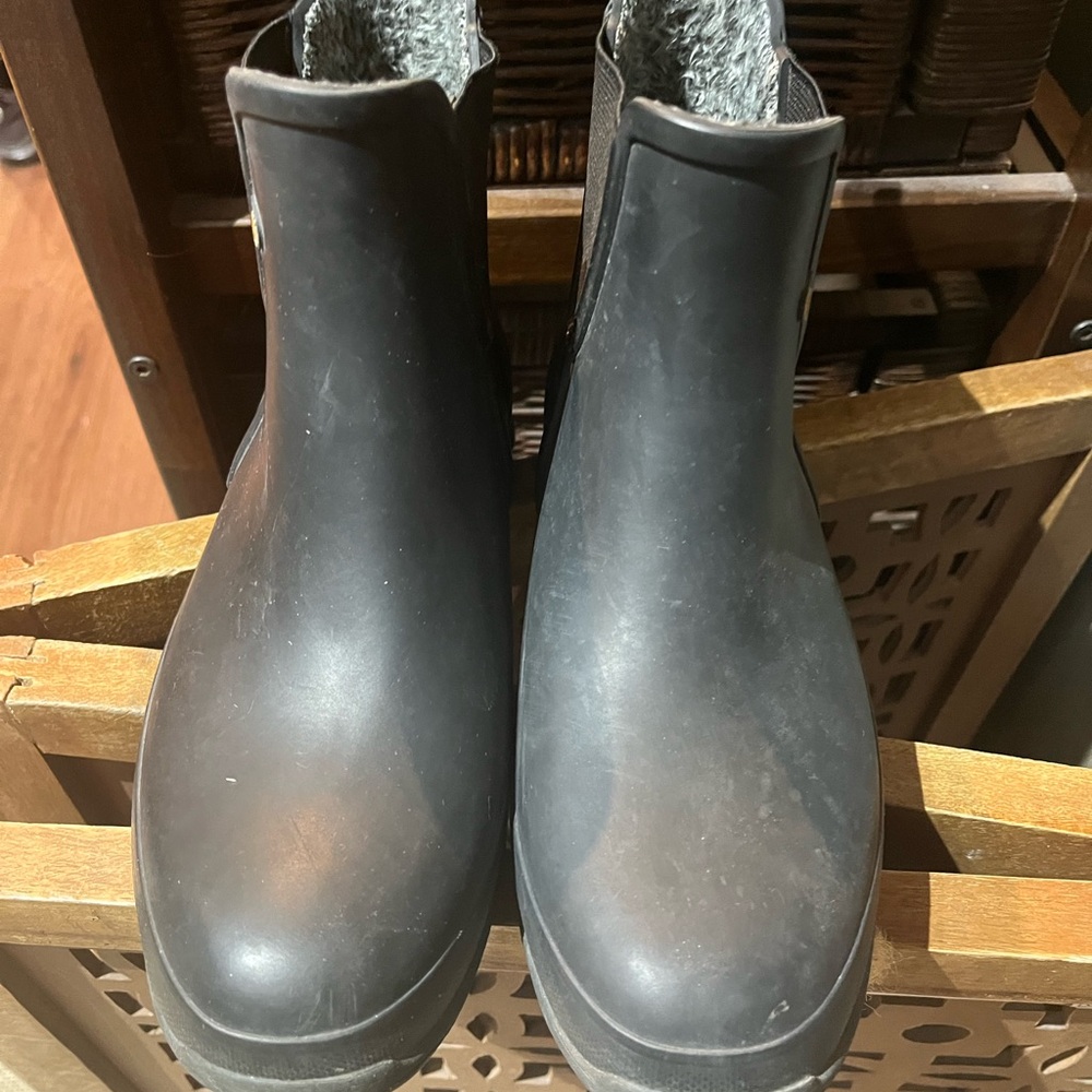 Bogs Black Ankle Boots